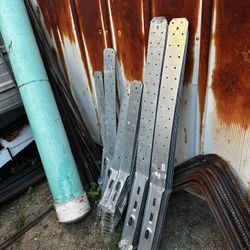 Straps Tie 