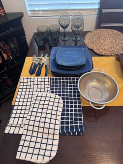 Dishes + cups set