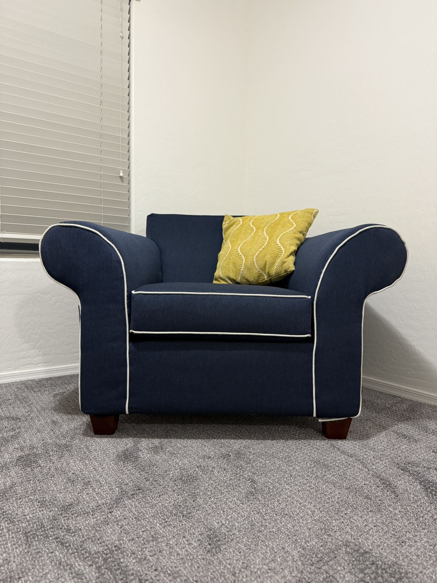 Elegant Oversize Chair