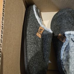 Men's Slippers- US Size 8.5