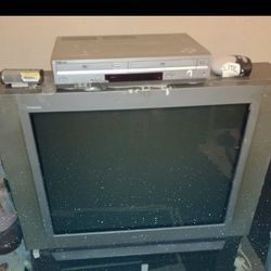 Sony Trinitron  Working Color TV.  DVD- VCR working