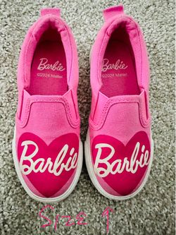Toddlers slip on shoes