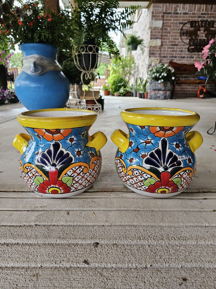 Talavera Little Bright Yellow Orejones Clay Pots, Planters,Plants, Pottery $35 cada uno.