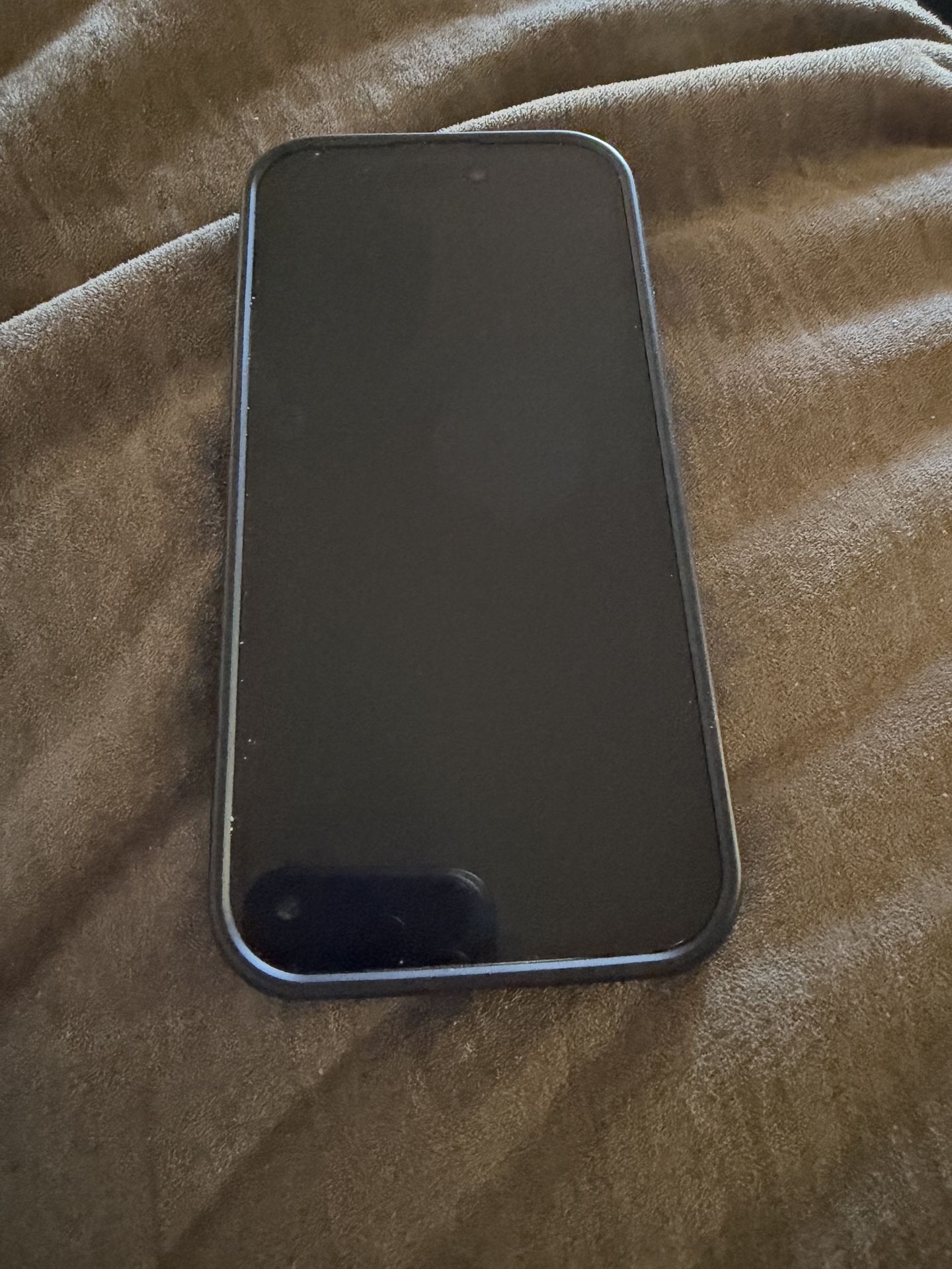 128GB iPhone 14 Pro With Kickstand Case