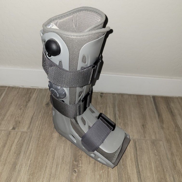 Aircast Walking Boot - Size Small