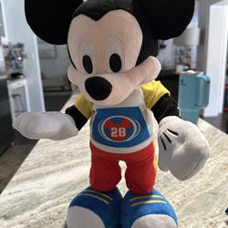 Dancing Mickey Mouse 