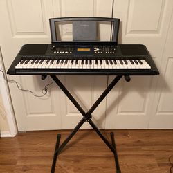 Yamaha Keyboard with Stand 