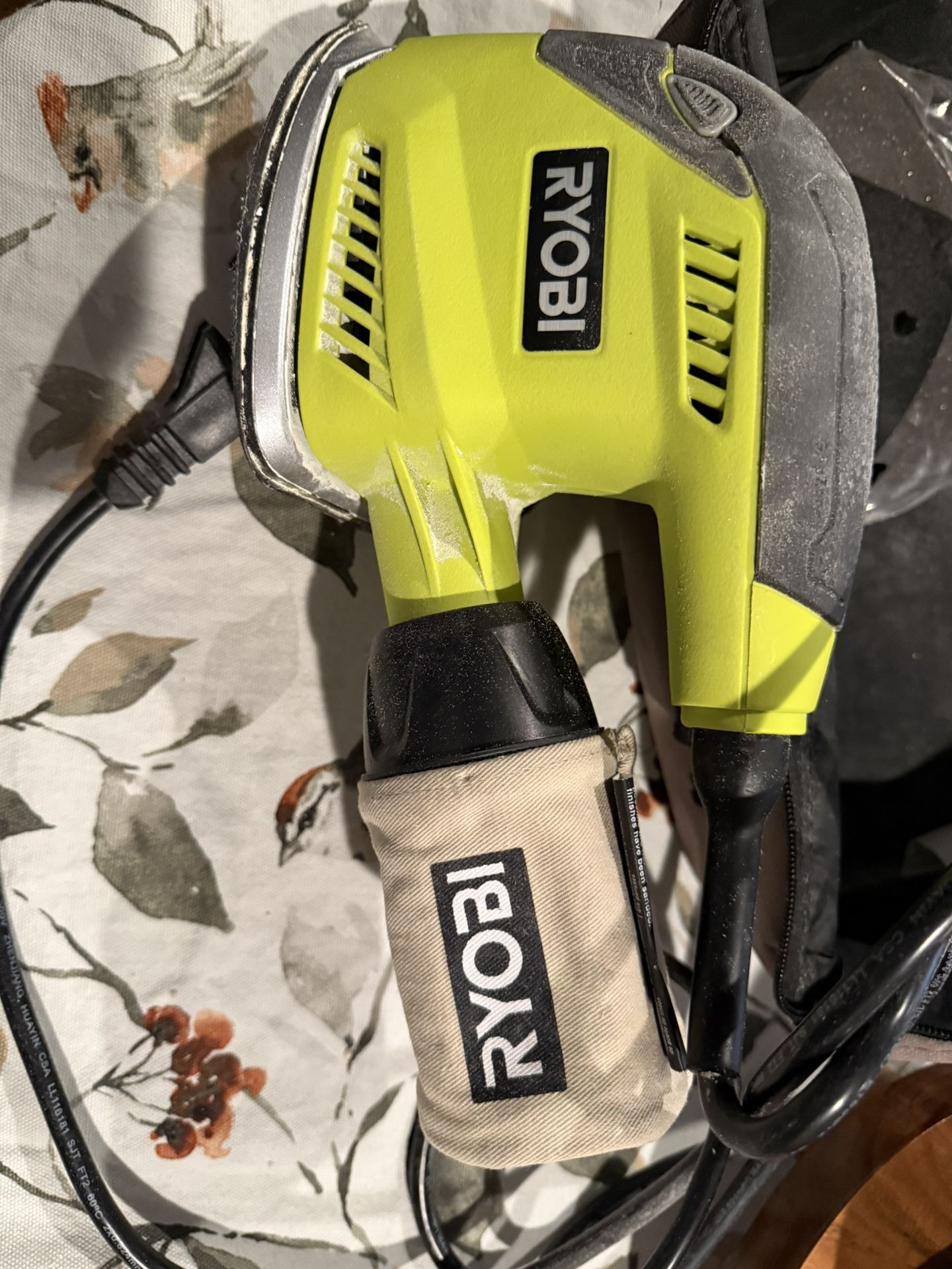 Ryobi Compact Corner Corded Orbital Finishing Sander