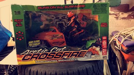 Remote control snowmobile