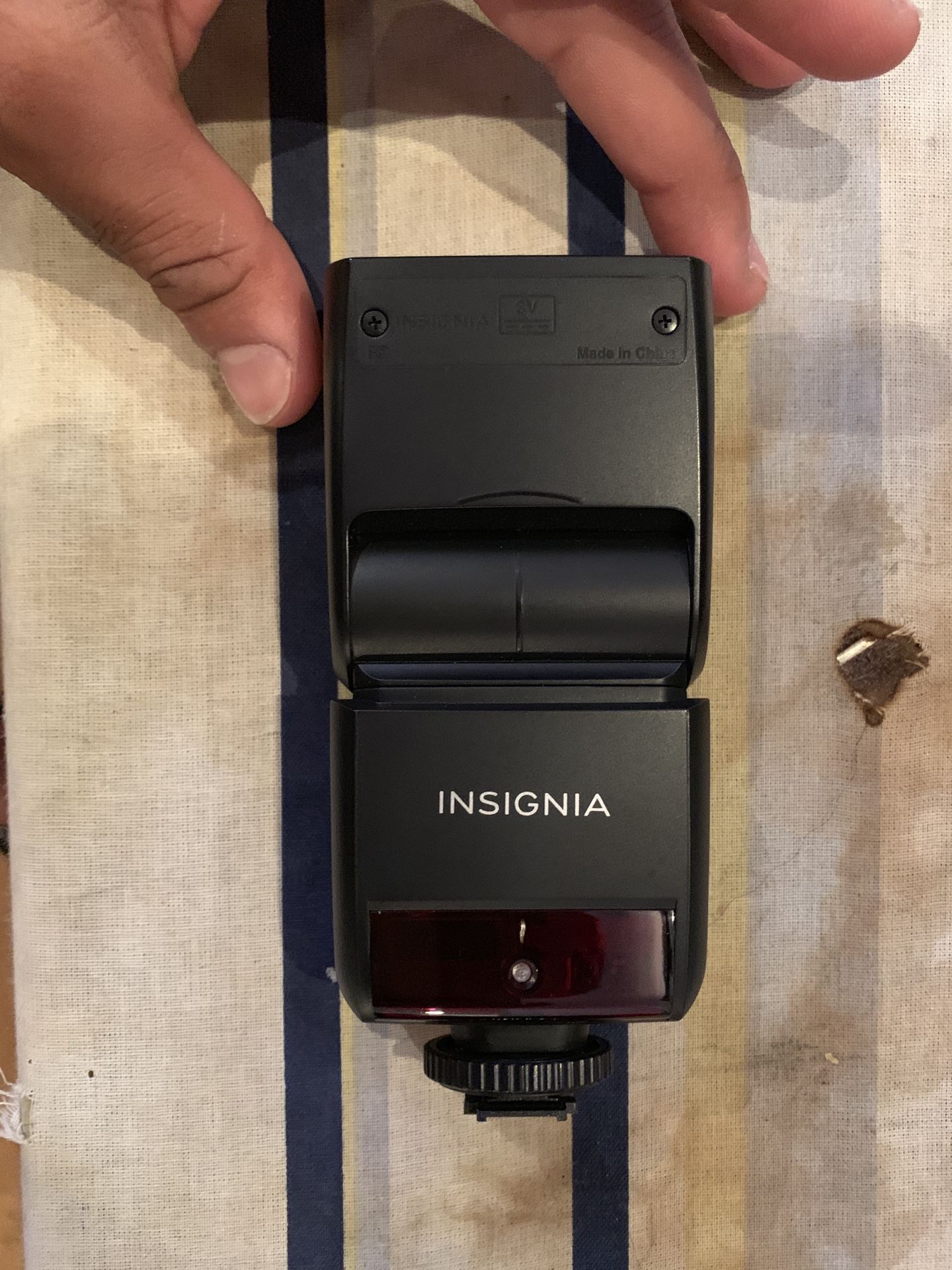 INSIGNIA NS-DCF200 compact TTL flash for canon