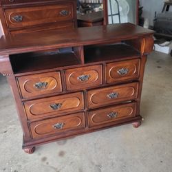 Dresser set