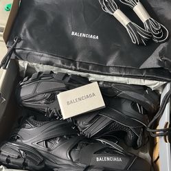 BALENCIAGA
