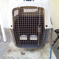 Dog crate