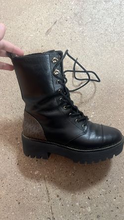 Micheal kors boot