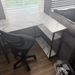 Desk With Chair 