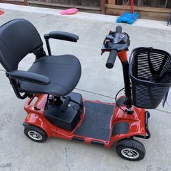 Innuovo W3431 4-Wheeled Mobility E-Scooter with Charger