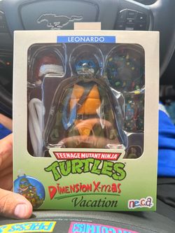 NECA TMNT Dimension X-mas Vacation Leonardo Figure