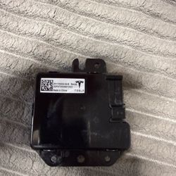 OEM Tesla Model 3/Y/X USB Hub Assembly Gen (contact info removed)0-00-B