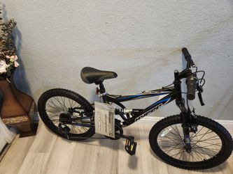 Hyper Bike Shocker 20 7 Speed Mont Sports New Ready To Ride good condition I'm located walnut and Craig check my page