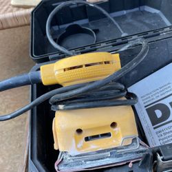 DEWALT.    Sander