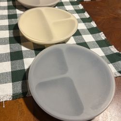 Wee Sprout Divided Suction Plates . Read Description 