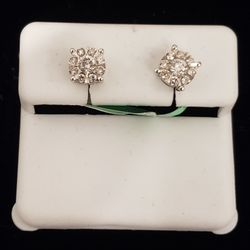 10kt Whitegold Diamond Studs 