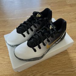 Kobe 9 Mambacita Size 8