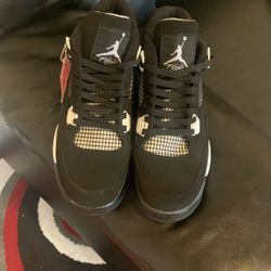 Jordan 4s White Thunder