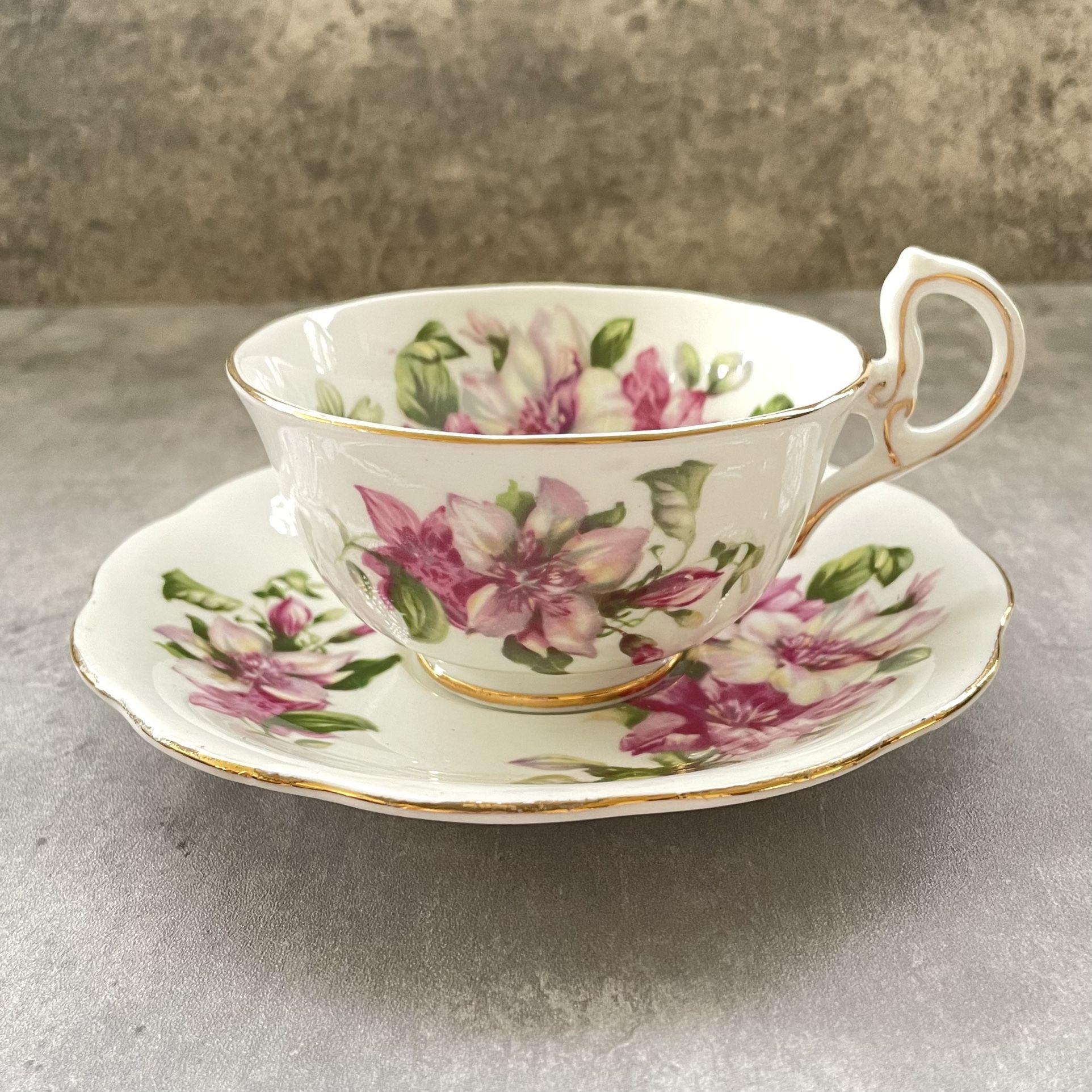 Vintage 1966 Royal Standard England Fine Bone China Ramona Tea Cup Saucer Set