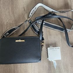 NEW Anne Klein cross body bag
