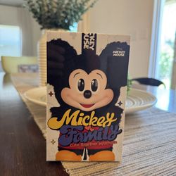 Pop mart Mickey Family 