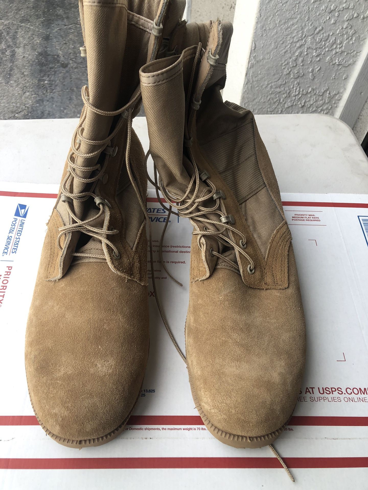 MILITARY BOOTS SIZE 14