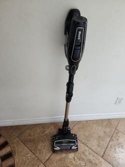Shark Duo Clean Cordless Vaccum