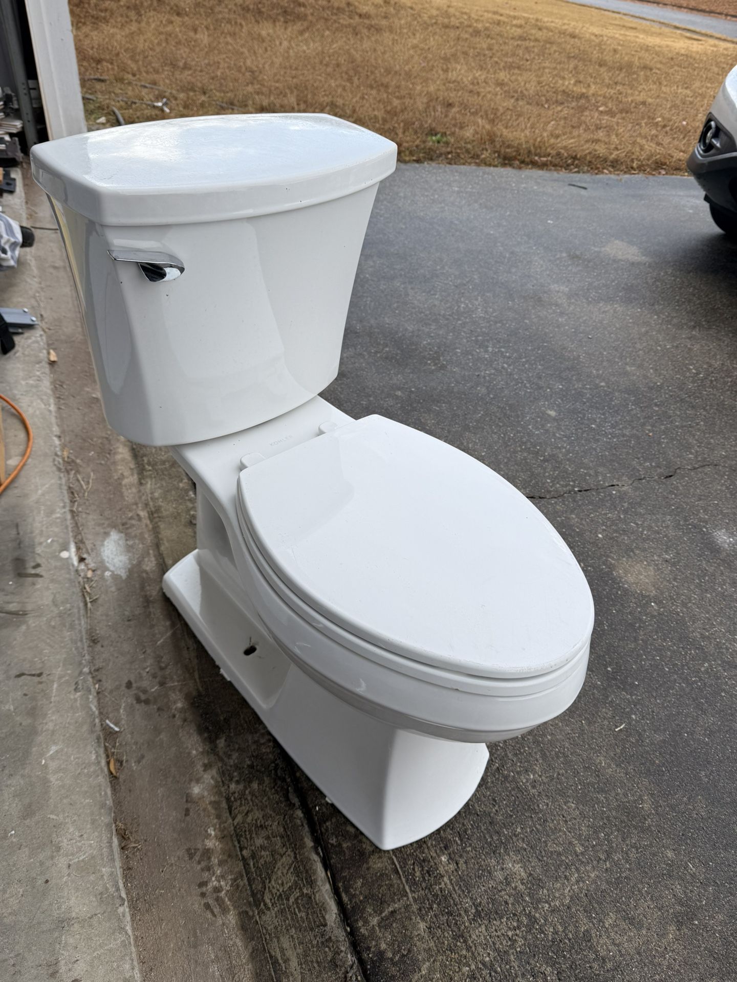 Kohl Toilet