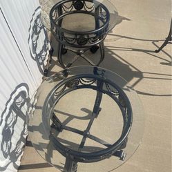 Round tables and home decor