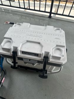 Igloo cooler