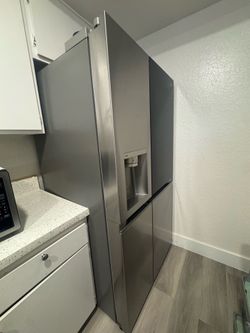 LG Side by side refrigerator