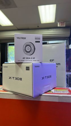 Fujifilm X-T30III silver with Viltrox AF 28mm