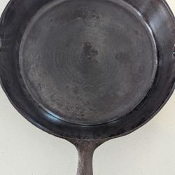 10 1/2" Cast Iron Skillet