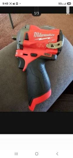Milwaukee M12 3 / 8 Stubby