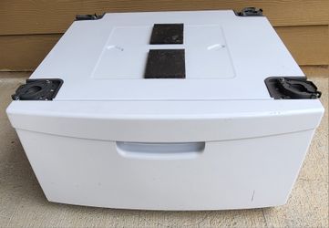 Laundry Pedestal (1)