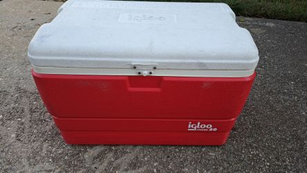 Igloo Legend 60 Quart / Qt Cooler, Swivel Handles, Red - Made in USA