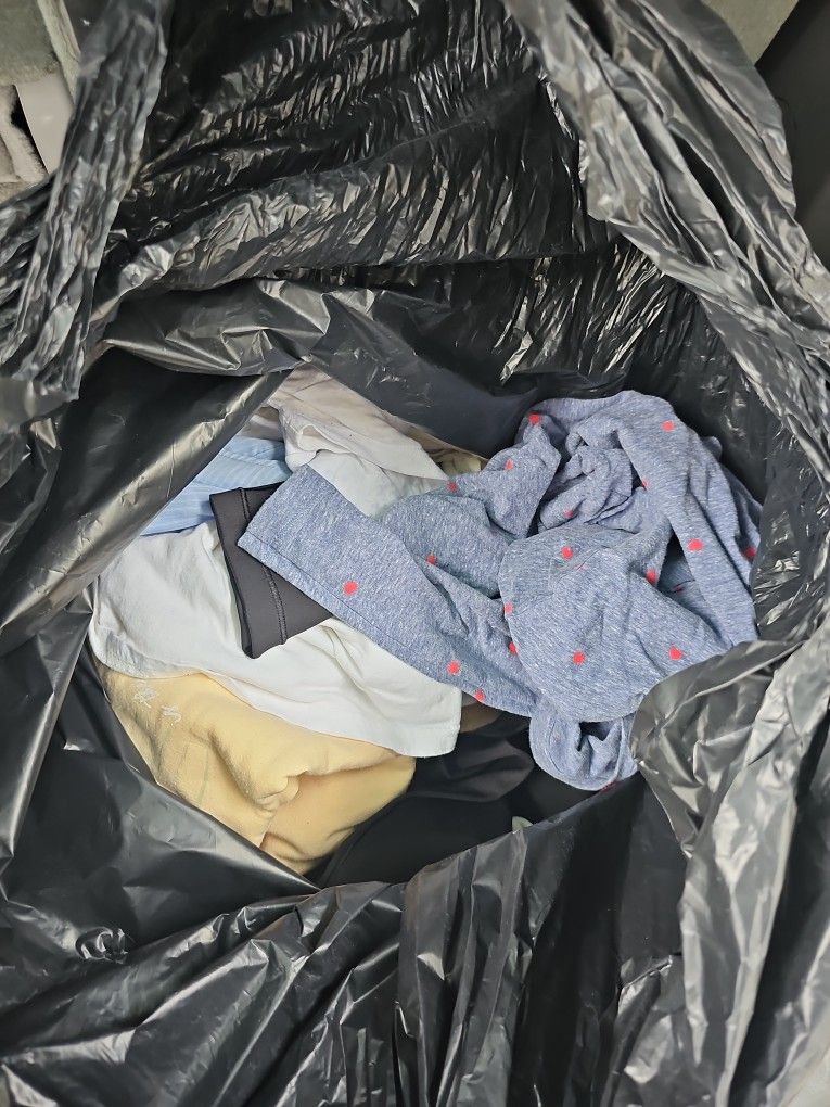 Free Bag Of Ladies Clothes M/l