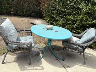 Patio Set: Round Table + 2 Chairs