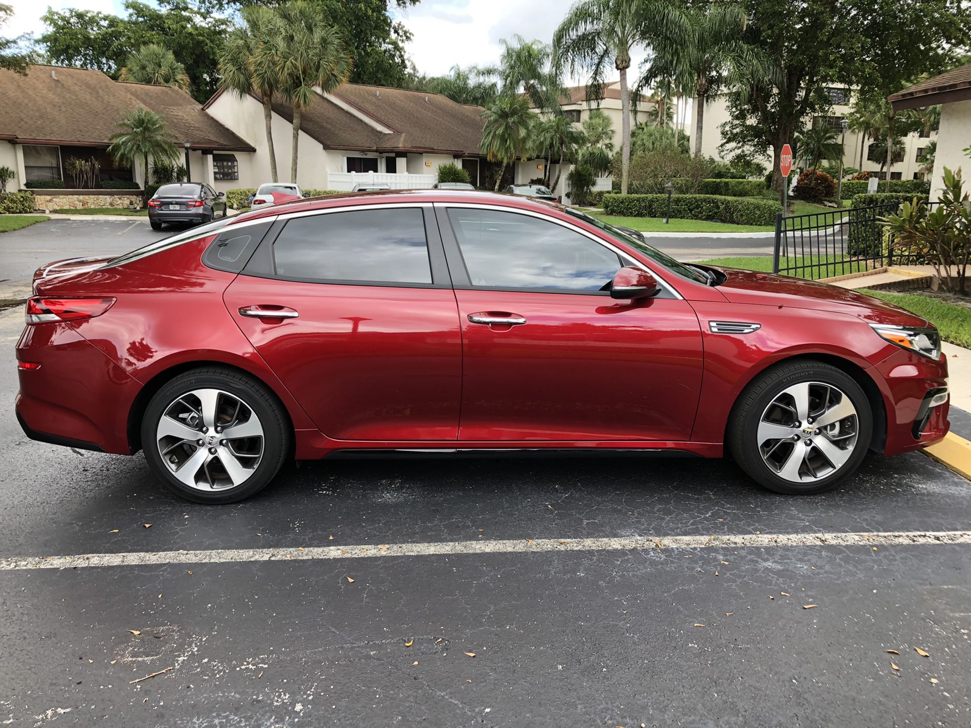 Like new Red Kia Optima 19 (S trim) LOW MILEAGE $349/month Price is negotiable