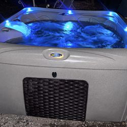 DreamMaker Hot Tub