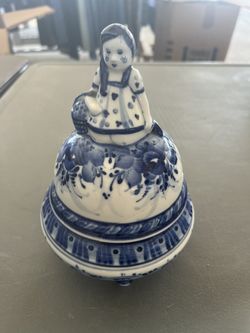 Russia Gzhel Porcelain Trinket Box