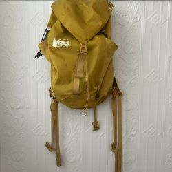 REI Flash 22