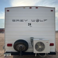 2009 Cherokee by Forest River Grey Wolf Series M-28BH 