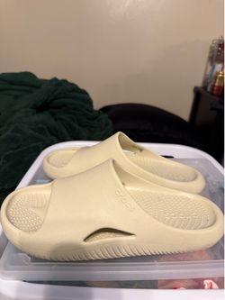 Crocs slides Men’s size 9